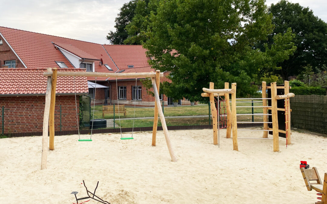 Neue Spielgeräte auf dem Spielplatz Ridderskamp